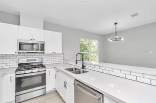 819 E 40th St, Houston, TX 77022 - Photo 24