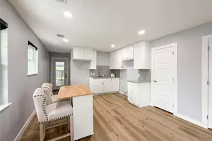 7812 Appleton St, Houston, TX 77022 - Photo 8