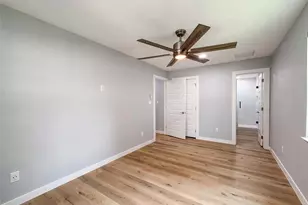 7812 Appleton St, Houston, TX 77022 - Photo 14