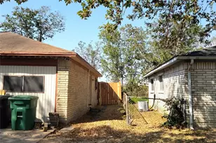 10926 Buffum St, Houston, TX 77051 - Photo 4