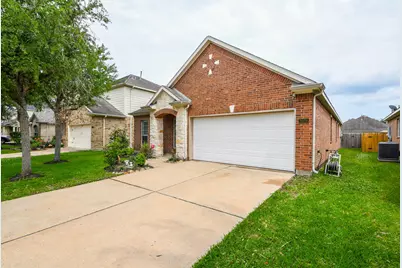2029 Creek Run Drive, Pearland, TX 77584 - Photo 2