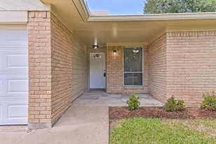 117 Dallas St, Angleton, TX 77515 - Photo 2