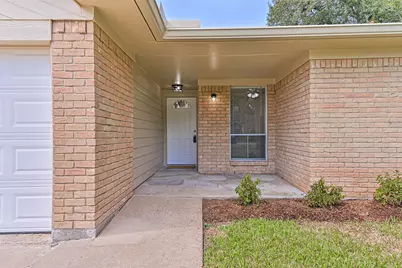 117 Dallas Street, Angleton, TX 77515 - Photo 2