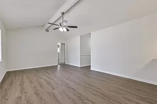 117 Dallas St, Angleton, TX 77515 - Photo 12