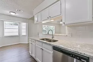 117 Dallas St, Angleton, TX 77515 - Photo 20