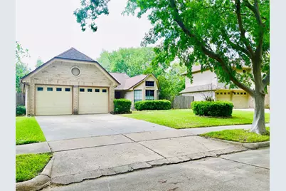 2910 Pioneer Pass, Sugar Land, TX 77479 - Photo 2
