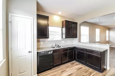 10323 Leafy Autumn Path, Houston, TX 77044 - Photo 8