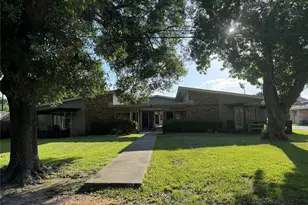 1503 Donovan St, Baytown, TX 77520 - Photo 2