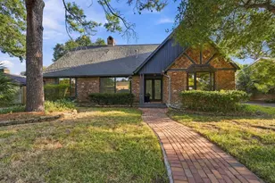 1326 Saxony Ln, Houston, TX 77058 - Photo 1