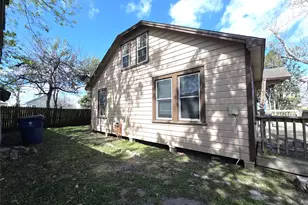 507 N Orange St, Sweeny, TX 77480 - Photo 2
