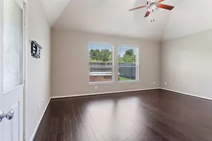 4214 Evergreen Dr, Friendswood, TX 77546 - Photo 16