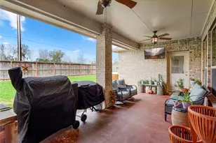 4214 Evergreen Dr, Friendswood, TX 77546 - Photo 38