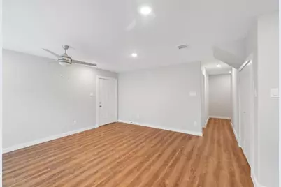 8120 Laura Koppe Rd #B, Houston, TX 77028 - Photo 12
