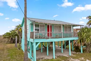 575 Beach Front Dr, Matagorda, TX 77457 - Photo 4