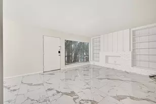 2201 Fountain View Dr, Houston, TX 77057 - Photo 10