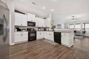 8422 Black Pearl Ct, Texas City, TX 77591 - Photo 16