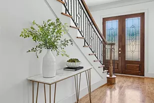 2410 Mimosa Dr, Houston, TX 77019 - Photo 2