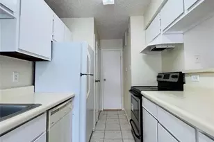 12660 Ashford Point Dr, Houston, TX 77082 - Photo 2