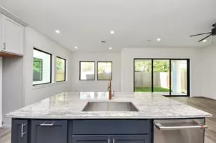 1422 Caywood Ln, Houston, TX 77055 - Photo 10