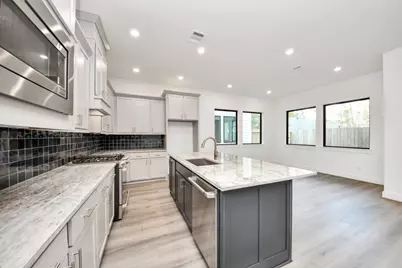 1422 Caywood Lane #B, Houston, TX 77055 - Photo 8