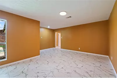 2402 21st Avenue N, Texas City, TX 77590 - Photo 6