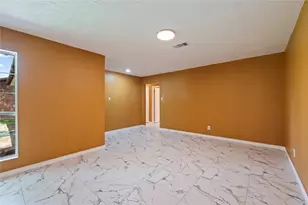2402 21st Ave N, Texas City, TX 77590 - Photo 6