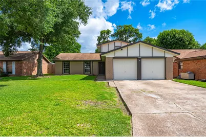 2402 21st Avenue N, Texas City, TX 77590 - Photo 2