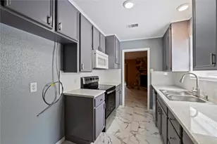 2402 21st Ave N, Texas City, TX 77590 - Photo 8