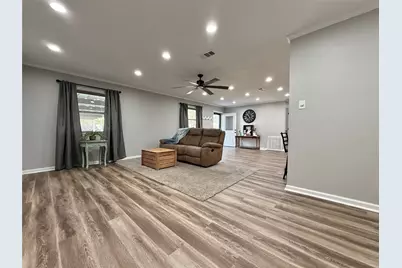 570 Moreland Street, Vidor, TX 77662 - Photo 4