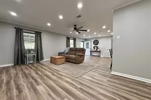 570 Moreland St, Vidor, TX 77662 - Photo 4