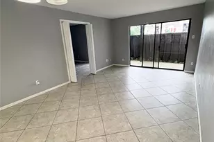 3015 Walnut Bend Ln, Houston, TX 77042 - Photo 4