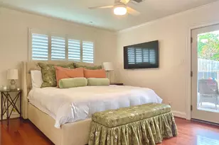 7611 Fairdale Ln, Houston, TX 77063 - Photo 10
