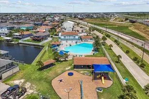 984 Bonita St, Bayou Vista, TX 77563 - Photo 2