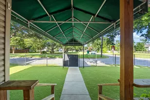 1501 Herkimer St, Houston, TX 77008 - Photo 18