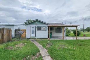 409 N Parrish St, Angleton, TX 77515 - Photo 24