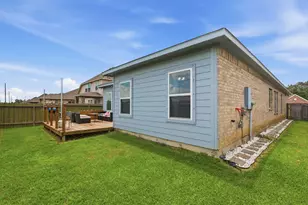 8002 Brooks Crossing Dr, Baytown, TX 77521 - Photo 24
