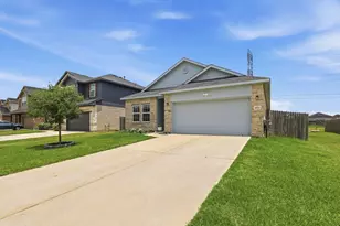 8002 Brooks Crossing Dr, Baytown, TX 77521 - Photo 4