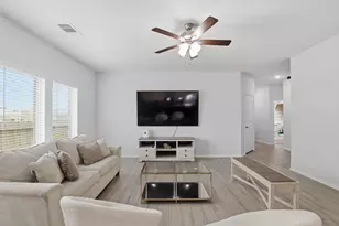 8002 Brooks Crossing Dr, Baytown, TX 77521 - Photo 8