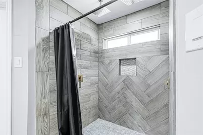 5718 Green Springs Drive, Houston, TX 77066 - Photo 34