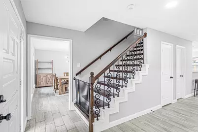 5718 Green Springs Drive, Houston, TX 77066 - Photo 6