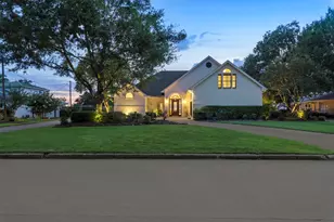 422 S Burnett Dr, Baytown, TX 77520 - Photo 16