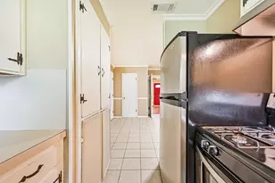 807 Temple Dr, Hitchcock, TX 77563 - Photo 14