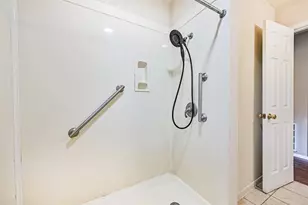 807 Temple Dr, Hitchcock, TX 77563 - Photo 20