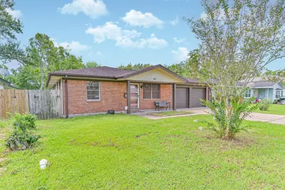 807 Temple Drive, Hitchcock, TX 77563 - Photo 1