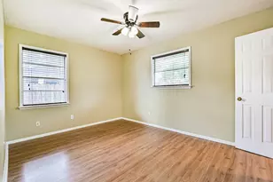 807 Temple Dr, Hitchcock, TX 77563 - Photo 16