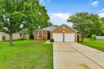 10534 Twin Circle Dr, Montgomery, TX 77356 - Photo 2