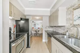 9003 Gaylord St, Houston, TX 77024 - Photo 10