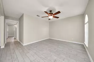 11915 Binghampton Dr, Houston, TX 77089 - Photo 6