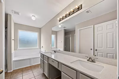 13822 Calm Wind Way Way, Houston, TX 77045 - Photo 34