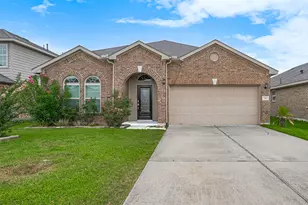 310 Gulf Winds Dr, Bacliff, TX 77518 - Photo 1